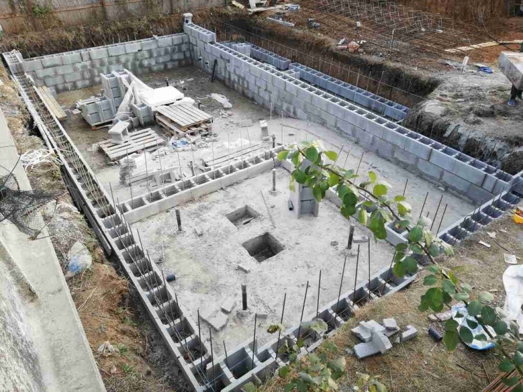 Строительство бассейнов из диабаз блоков (несъемная опалубка) Крым